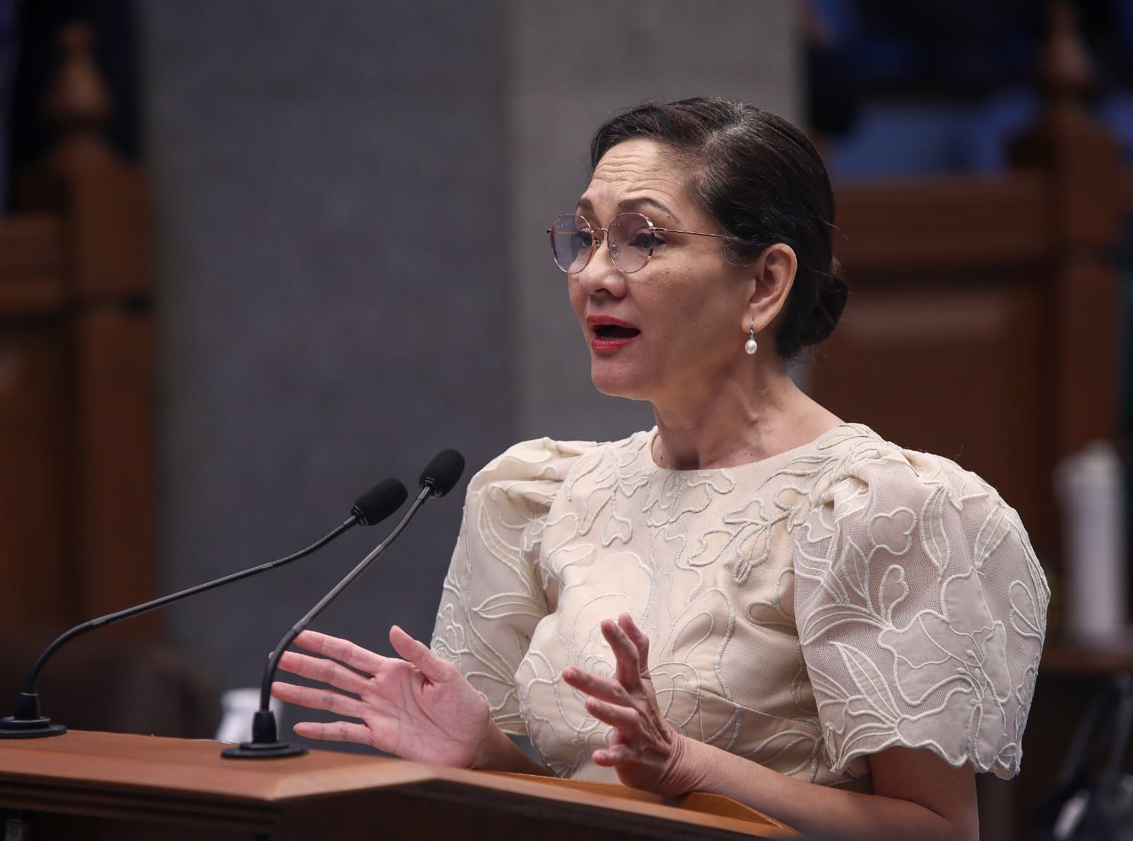 https://images.gmanews.tv/webpics/2024/08/Risa_Hontiveros_Senate_8-21-24_2024_08_21_19_56_36.jpg